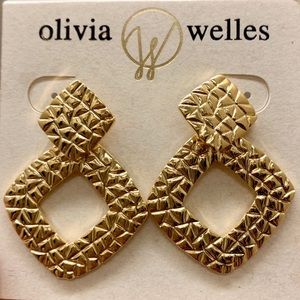 Olivia Welles Hammered Drop statement Earrings 🤩